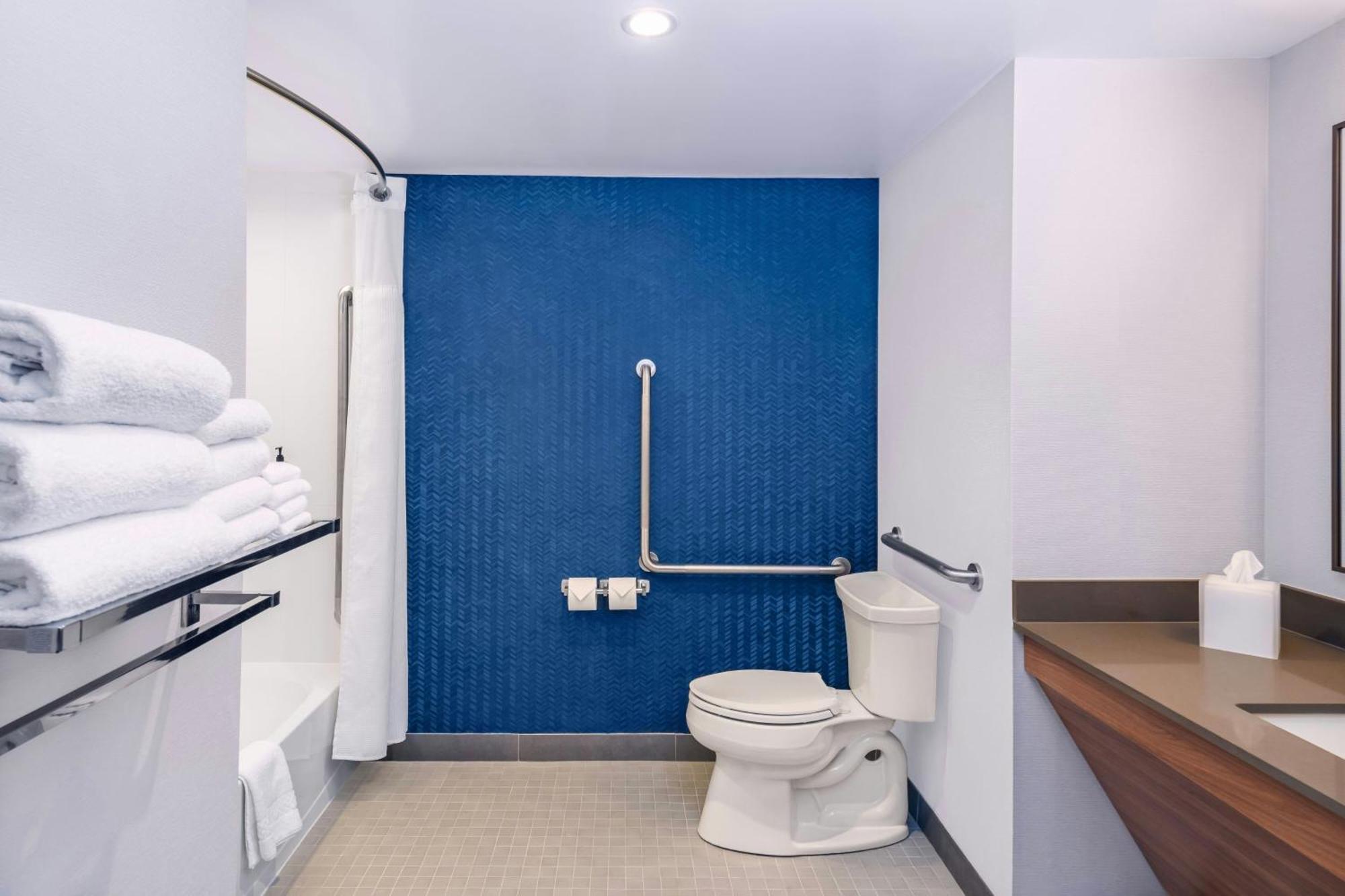 Fairfield By Marriott Inn & Suites Gravenhurst Muskoka Екстер'єр фото