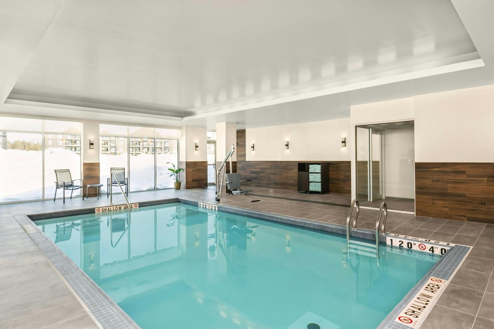 Fairfield By Marriott Inn & Suites Gravenhurst Muskoka Екстер'єр фото